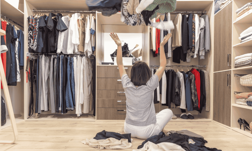 How to organize a lot of clothes