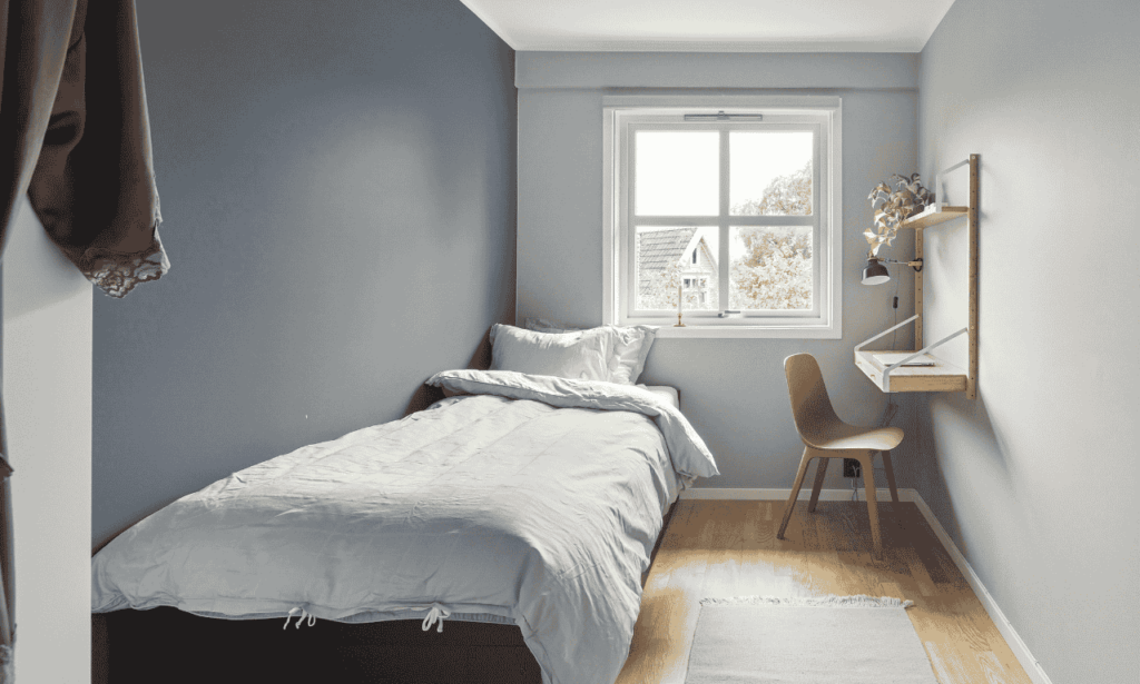 10 Expert Small Bedroom Ideas to Maximize Space